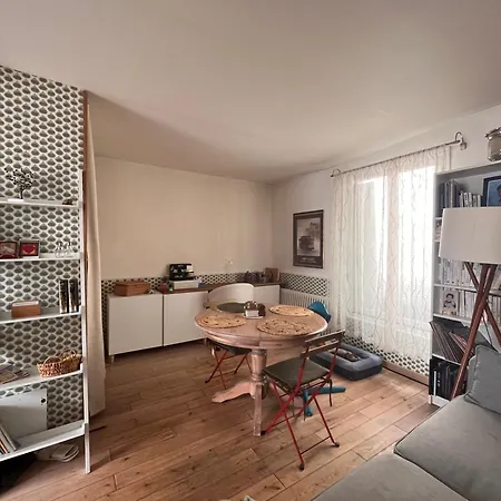 Calm Duplex In 13th *