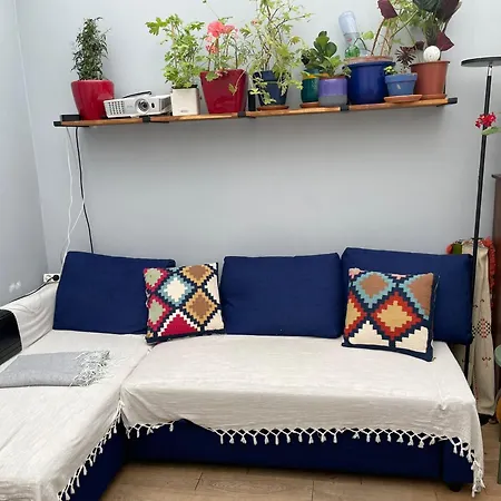 Calm Duplex In 13th *